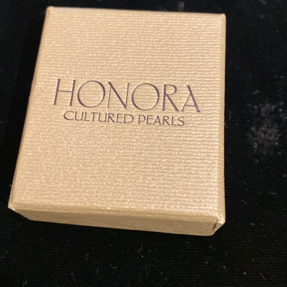 Honora Pearl earrings - Picture 2 of 3